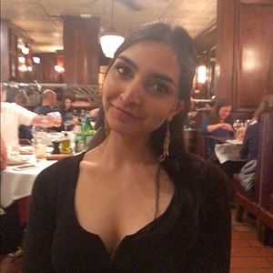 Meet your Posher, Anjali